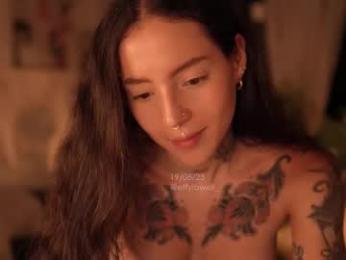 effylowell_ chaturbate stream image, 20.08.2025 02:10