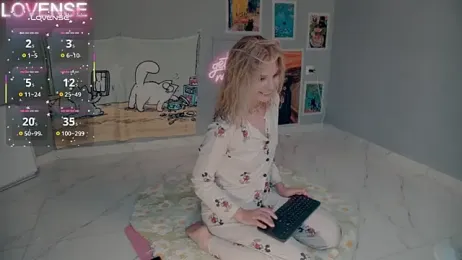 Careful_i_bite stripchat stream image