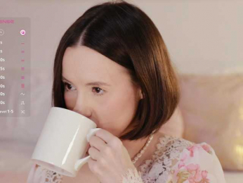 MissEssie bongacams stream image