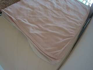 voyeurcam-julmodels-whitebed-1 camsoda stream image