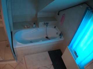 voyeurcam-julmodels-bath-2nd-1 camsoda stream image