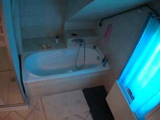 voyeurcam-julmodels-bath-2nd-1 camsoda stream image