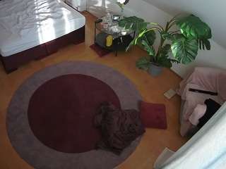 voyeurcam-julmodels-whitebed-5 camsoda stream image