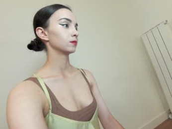 ehotlovea chaturbate stream image