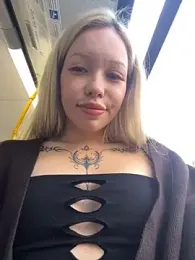 babydolll stripchat stream image