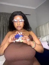 Bustygoddess32 stripchat stream image