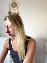 LuisaBecker stripchat stream image