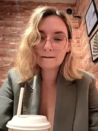 The_Snowwhitee stripchat stream image