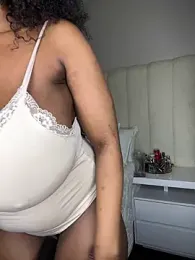 Bustygoddess32 stripchat stream image