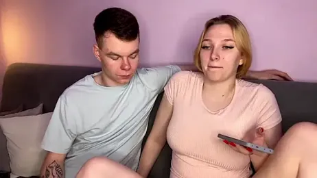 julielourens stripchat stream image