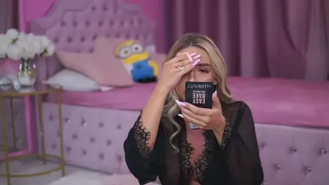 AshleySinn stripchat stream image