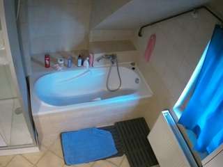 voyeurcam-julmodels-bath-2nd-1 camsoda stream image