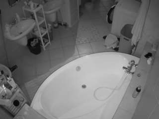 voyeurcam-julmodels-bath-1st-1 camsoda stream image