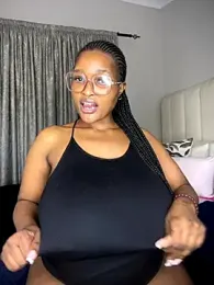 Bustygoddess32 stripchat stream image