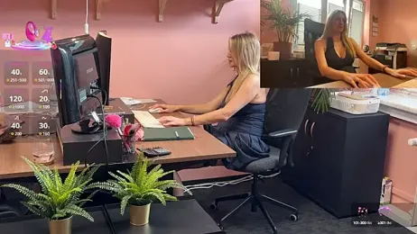 legsLONG stripchat stream image