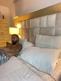 Sweet_and_caramel stripchat stream image