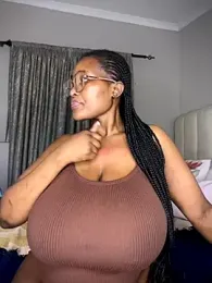 Bustygoddess32 stripchat stream image