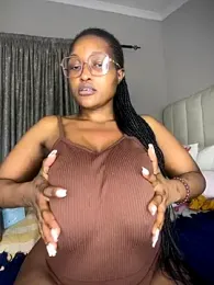 Bustygoddess32 stripchat stream image