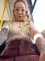 babydolll stripchat stream image