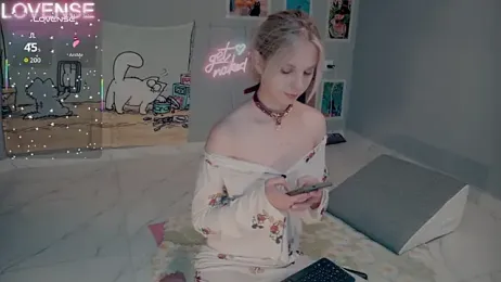 Careful_i_bite stripchat stream image