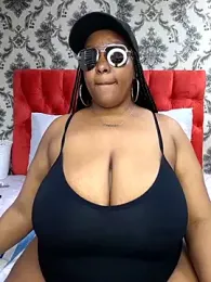 Thasha8 stripchat stream image