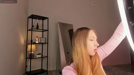 elfinvibes stripchat stream image