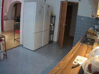 voyeurcam-julmodels-kitchen camsoda stream image