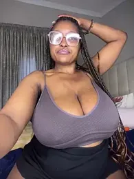 Bustygoddess32 stripchat stream image