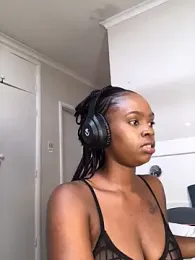 LuciousLips96 stripchat stream image, 19.09.2025 08:30