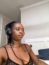 LuciousLips96 stripchat stream image, 19.09.2025 08:30