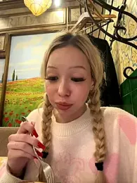 babydolll stripchat stream image