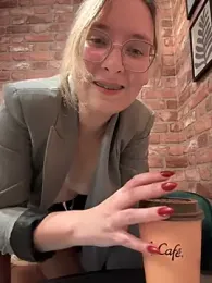 The_Snowwhitee stripchat stream image