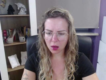Soft-Zoey bongacams stream image