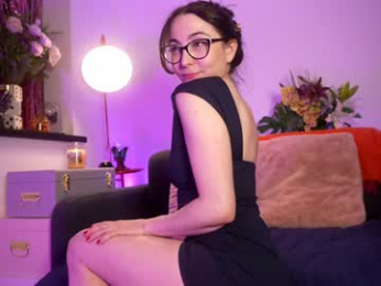 littlee33 chaturbate stream image