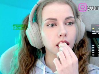 VikkiExtraCheese bongacams stream image