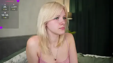 EdlaHewell stripchat stream image