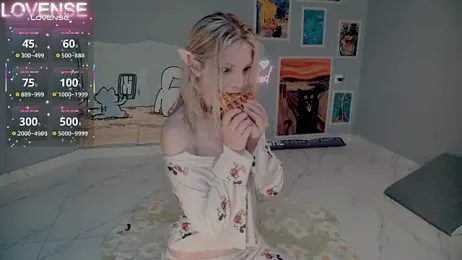 Careful_i_bite stripchat stream image