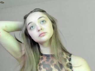 may-flowere camsoda stream image