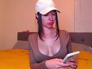 tighttinymilf camsoda stream image