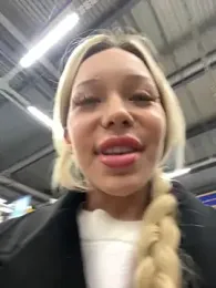 babydolll stripchat stream image