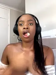 LuciousLips96 stripchat stream image, 28.09.2025 08:50