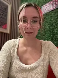 The_Snowwhitee stripchat stream image