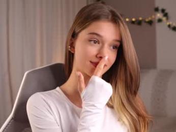 little_poetry chaturbate stream image, 30.09.2025 14:40