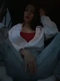 JulliaVegas stripchat stream image