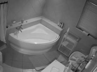 voyeurcam-julmodels-bath-1st-2 camsoda stream image