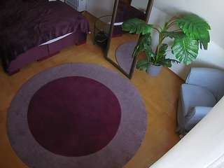 voyeurcam-julmodels-whitebed-5 camsoda stream image