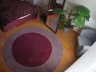 voyeurcam-julmodels-whitebed-5 camsoda stream image