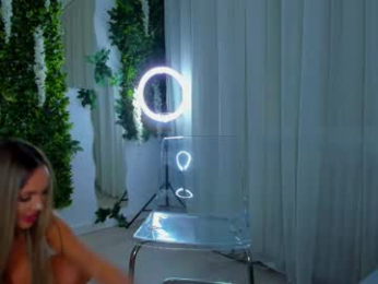 zinasquirts chaturbate stream image