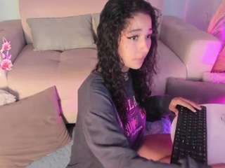 kiimthompson camsoda stream image