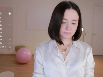 MissEssie bongacams stream image